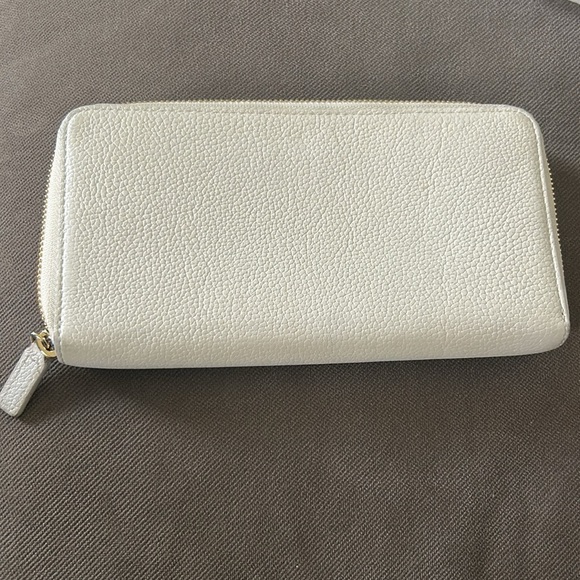 MCM White Zip Wallet Fontanellas Park Ave Milla Leather - Picture 7 of 11
